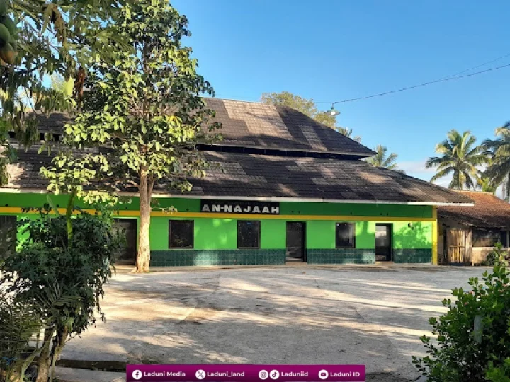 Ziarah di Makam KH. Raden Ahmad Djawari (Ajengan Garuda), Muassis Pesantren An-Najah Garut