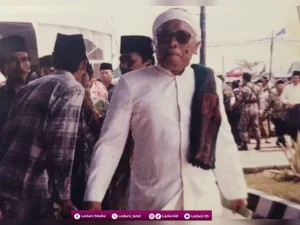 Membaca Kembali Tulisan KH. M. Cholil Bisri Berjudul 