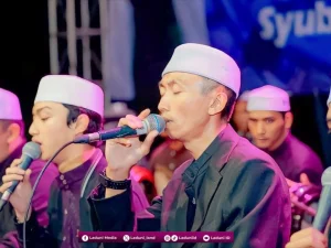 Hukum Bershalawat Disertai Niat Pamer Suara