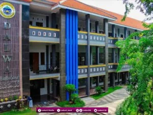 Pesantren Darullughah Wadda’wah (Dalwa) Pasuruan