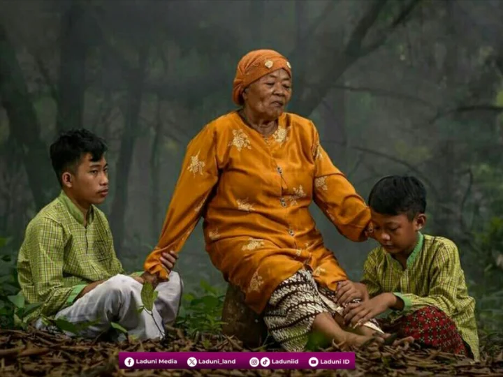 Benarkah Ada Surga di Bawah Telapak Kaki Ibu?