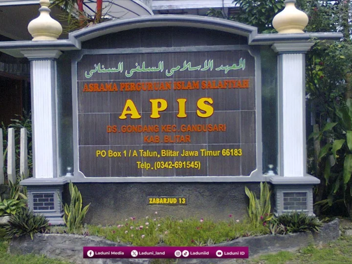 Ziarah Makam KH. Imam Suhrowardi, Pengasuh Pesantren APIS Blitar