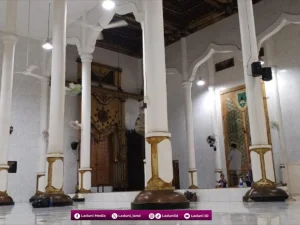 Ziarah Makam Syekh Muhammad Saeful Anwar Zuhri Rosyid, Pendiri Pondok Pesantren Salafiyah Az-Zuhri Semarang