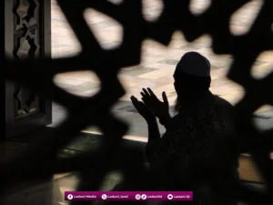 Khutbah Jumat: Menjadikan Doa sebagai Sarana Pendidikan dan Penyucian Jiwa