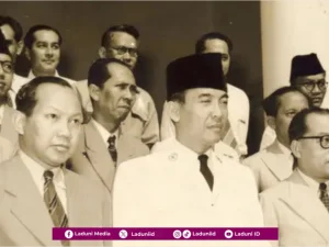 Guru Spiritual Soekarno (8): Kesaksian Hasjim Ning Mengantar Bung Karno ke Kyai Achmad Basyari