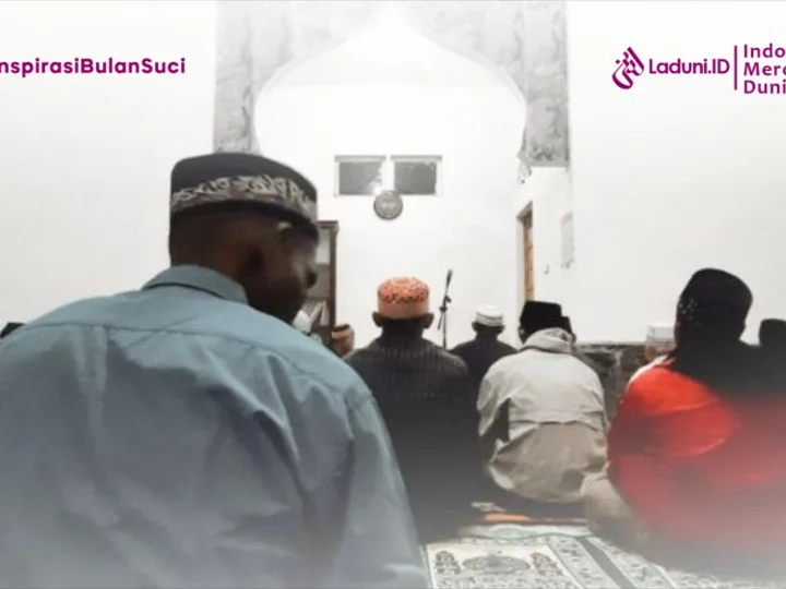 Bacaan “Taradhdhi” dalam Shalat Tarawih: Tradisi Nusantara yang Sarat Makna