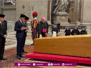 Hukum Mendoakan Mayit Nonmuslim