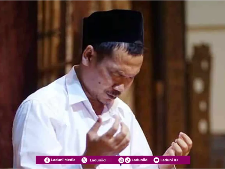 Ini Doa Gus Baha di Multazam ketika Santri-Santri yang Membersamainya Berangkat Haji Meminta Didoakan