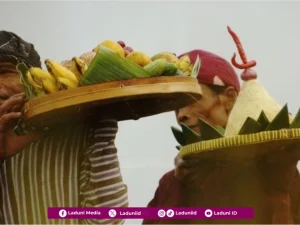Begini Cara Menyikapi Tradisi Sesajen dan Sejenisnya Menurut Gus Baha