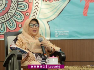 Biografi Nyai Hj. Ida Fatimah Zaenal, M.Si.