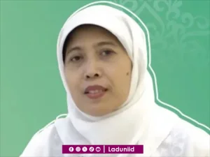 Biografi Dra. Hj. Badriyah Fayumi, Lc., M.A., Ulama Perempuan Fenomenal NU
