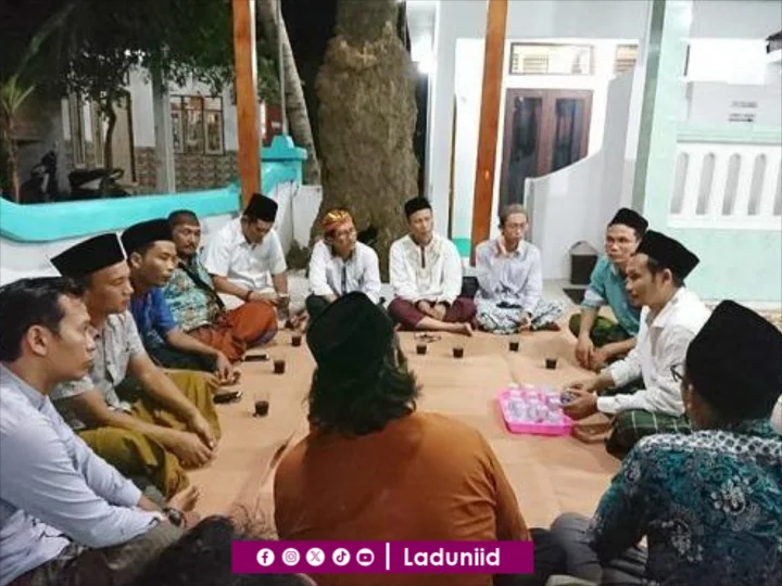Selayaknya Laku Baik Orang Islam Itu Bukan karena Didikte oleh Keadaan Sosial, tapi Semata agar Mendapat Ridho Allah