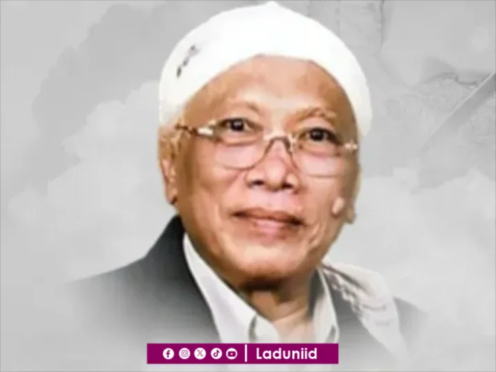 Biografi KH. M. Cholil Bisri
