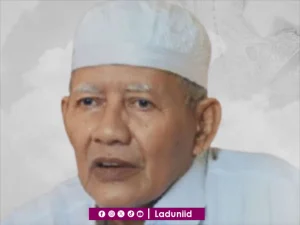 Biografi KH. Turaichan Adjhuri
