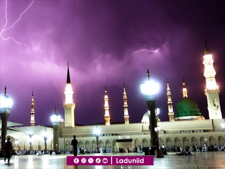 Ketika Tangisan Rasulullah SAW Mengguncang ‘Arsy