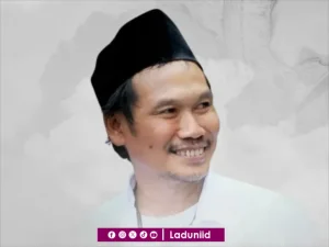 Biografi Gus Baha' (KH. Ahmad Bahauddin Nursalim)