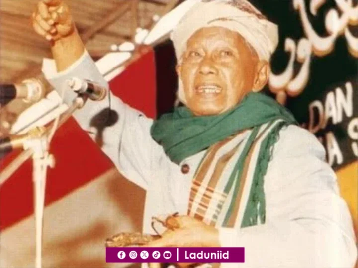 Biografi KH. Abdullah Syafi’ie Al-Batawie