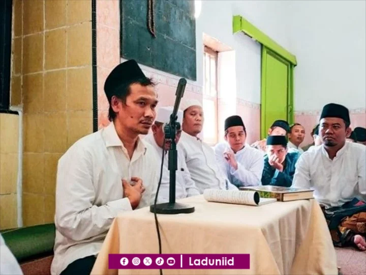 Menurut Gus Baha, Mengajar Itu Lebih Utama dari Istighfar
