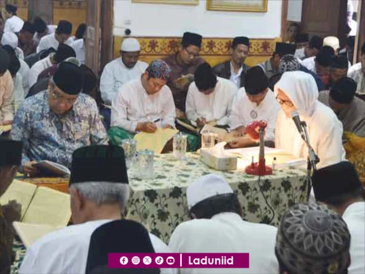 Pengejawantahan Adab Seorang Santri