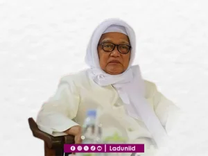 Biografi KH. M. Anwar Manshur, Pengasuh Pesantren Lirboyo