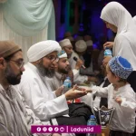 Khutbah Jumat: Raihlah Hati Manusia dengan Akhlakmu