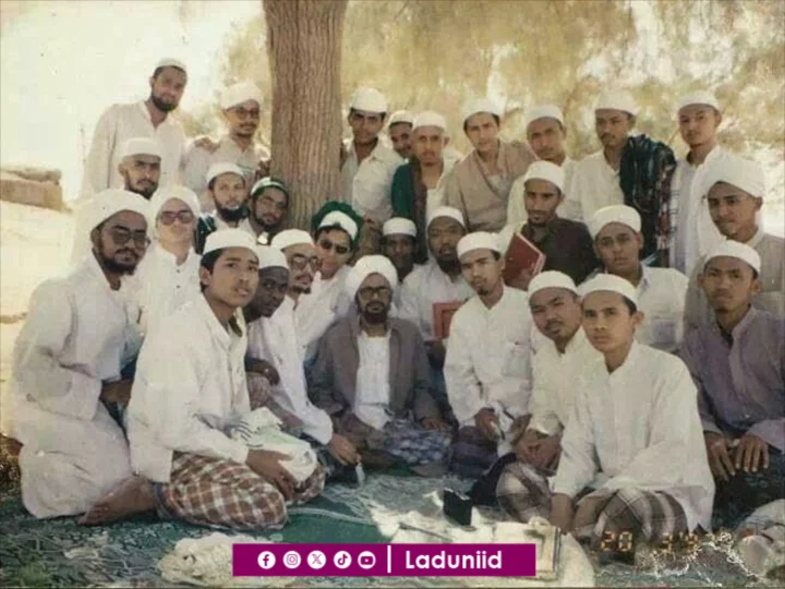 Murid-Murid Angkatan Pertama Habib Umar bin Hafidz di Darul Musthofa Hadramaut