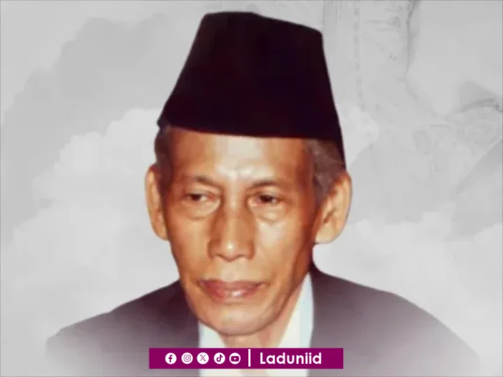 Biografi KH. Abdul Madjid Ma’roef QS RA, Pengasuh Pesantren Al Munadhoroh, Kediri