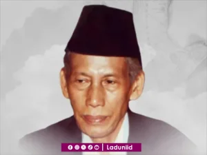 Biografi KH. Abdul Madjid Ma’roef QS RA, Pengasuh Pesantren Al Munadhoroh, Kediri