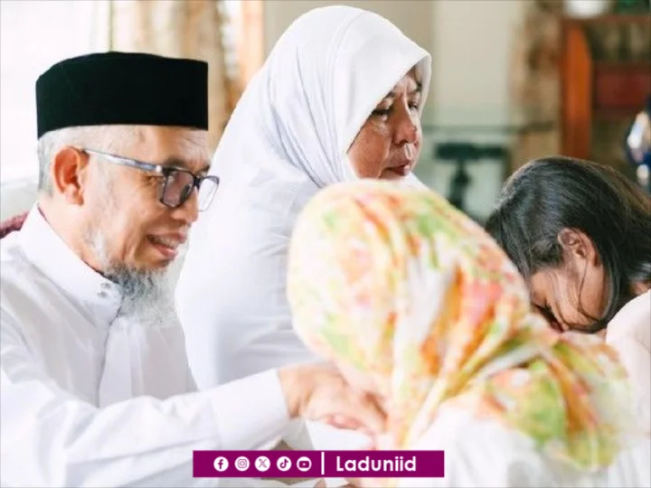 Penjelasan Imam Al-Ghazali tentang Adab Seorang Anak kepada Orang Tua