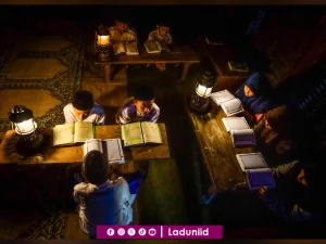 Pesantren Itu Mahalul Ilmi wal Adabi