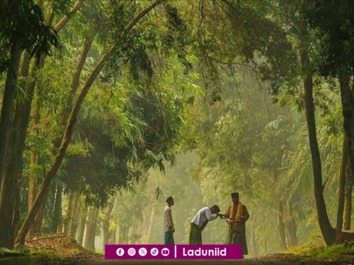 Motivasi Memuliakan Sahabat Orang Tua