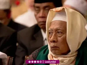 Biografi KH. Mudhoffar Fathurrahman Jepara