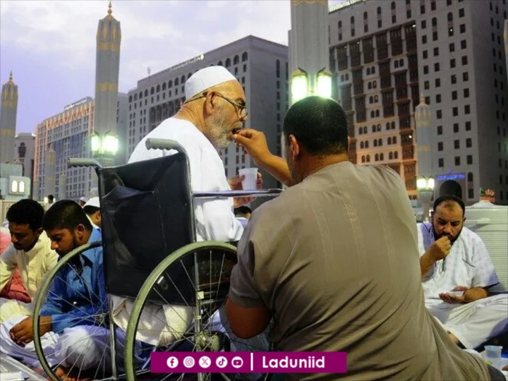 Kisah tentang Bakti kepada Orang Tua dan Rezeki yang Berkah