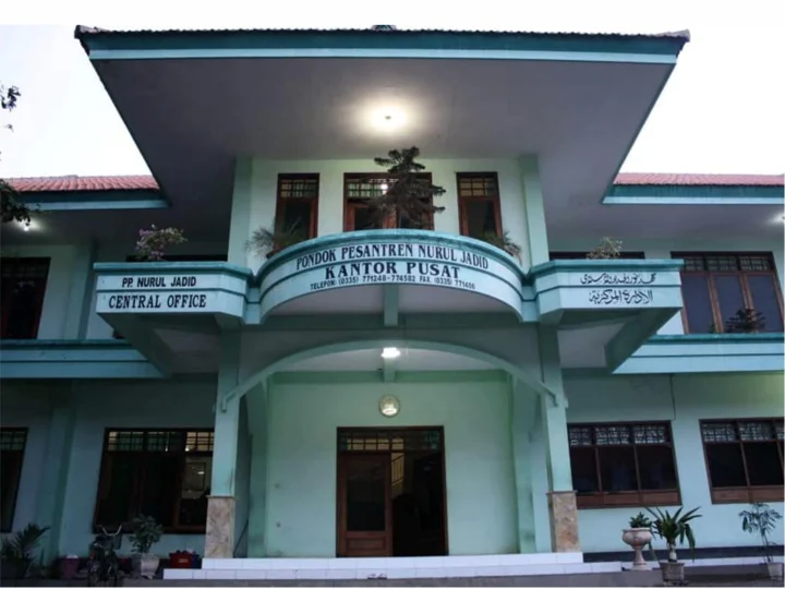 Pesantren Nurul Jadid Probolinggo