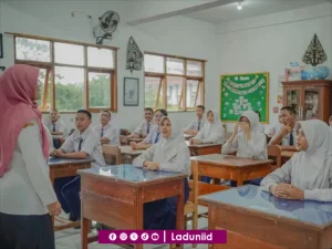 Filosofi Makna Guru “Digugu lan Ditiru”