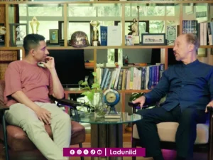 50 Tahun Meneliti Indonesia, Antropolog AS Ini Sebut Muslim Indonesia Paling Saleh di Dunia