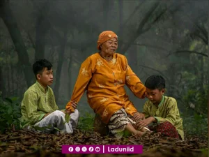 Benarkah Ada Surga di Bawah Telapak Kaki Ibu?