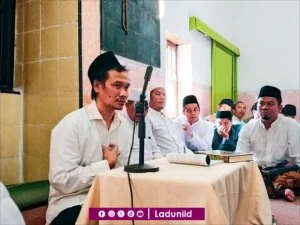 Kata Gus Baha: Jika Tak Mampu Menjadi “Min”, Jadilah “Ma‘a”