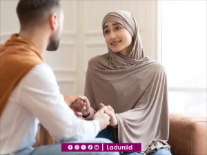 Nasihat Imam Al-Ghazali tentang 16 Adab Istri pada Suami