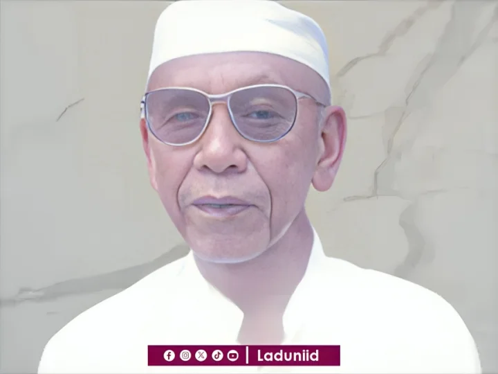 Biografi KH. Moechamad Sochib Bisri, Pengasuh Pesantren Mambaul Ma’arif Jombang