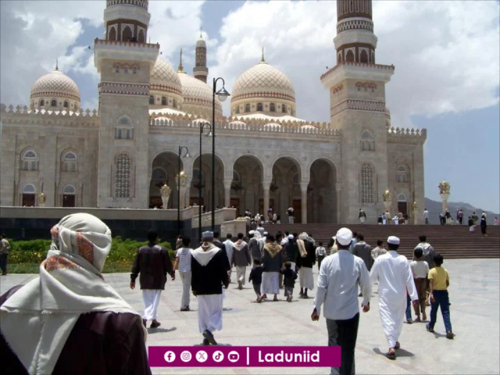 Pahala Orang yang Berangkat ke Masjid dan Menunggu Waktu Shalat untuk Berjamaah