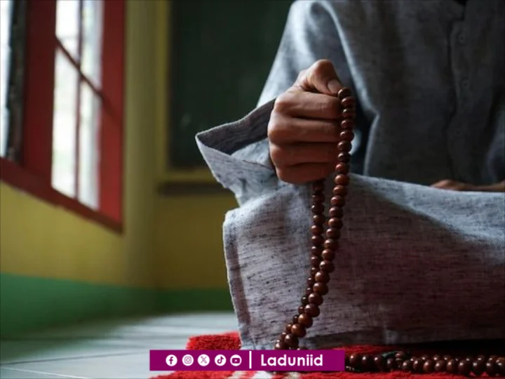 Wirid dan Doa Lengkap Setelah Shalat Fardhu