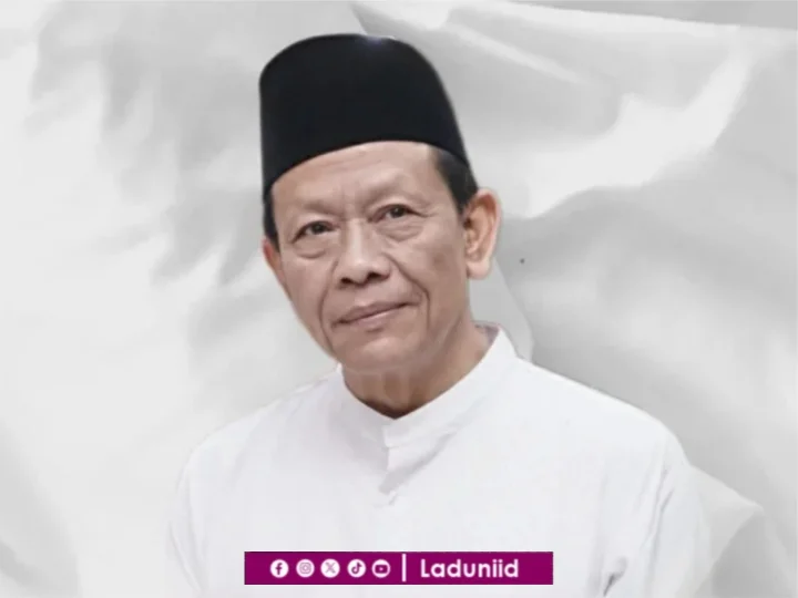 Biografi KH. Munif Muhammad Zuhri, Pengasuh Pesantren Girikusumo, Demak