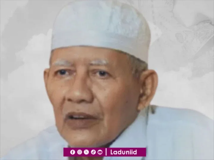 Biografi KH. Turaichan Adjhuri