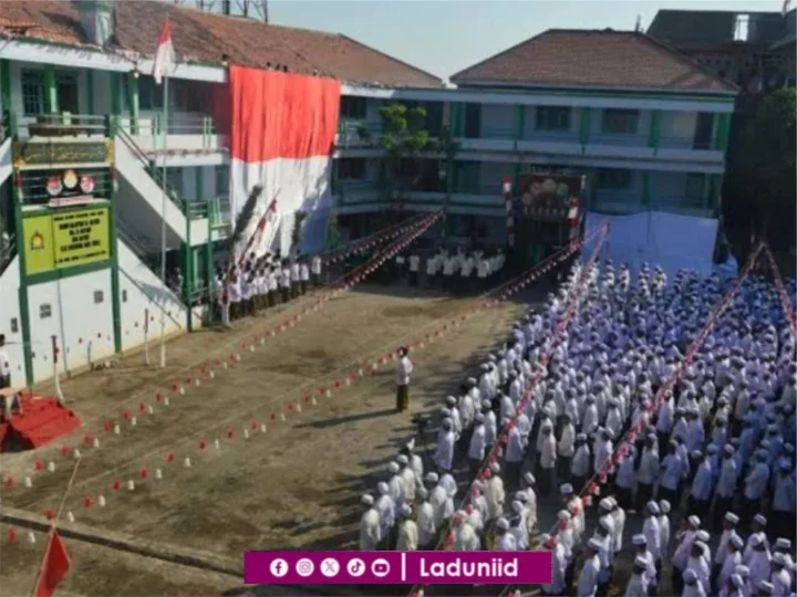 Pesantren Syaichona Moh. Cholil Bangkalan