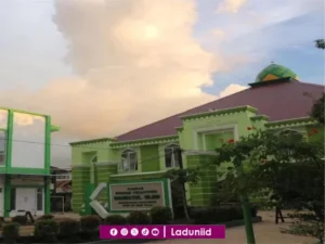 Ziarah di Makam Anregurutta KH. Sanusi Baco, Muasis Pesantren Nahdlatul Ulum Maros