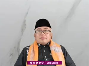 Biografi Drs. KH. Ali Qomaruddin, SQ., MM., Al Hafidz, Pendiri PPRQ Metro Lampung