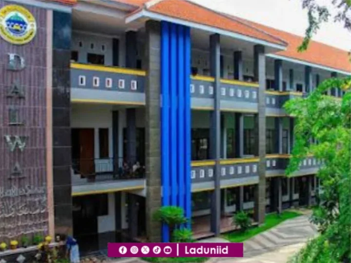 Pesantren Darullughah Wadda’wah (Dalwa) Pasuruan