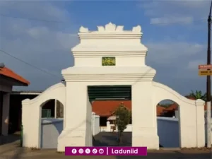 Ziarah di Makam Kyai Nur Iman Mlangi, Sosok Bangsawan Menjadi Ulama