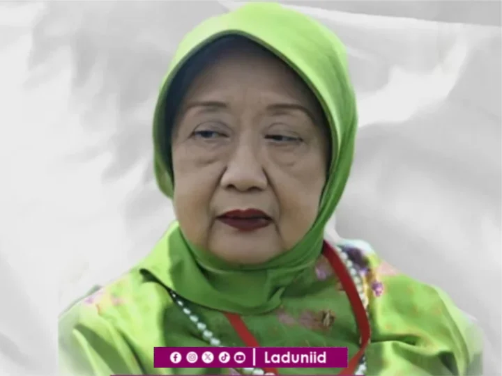 Biografi Nyai Hj. Aisyah Hamid Baidlowi